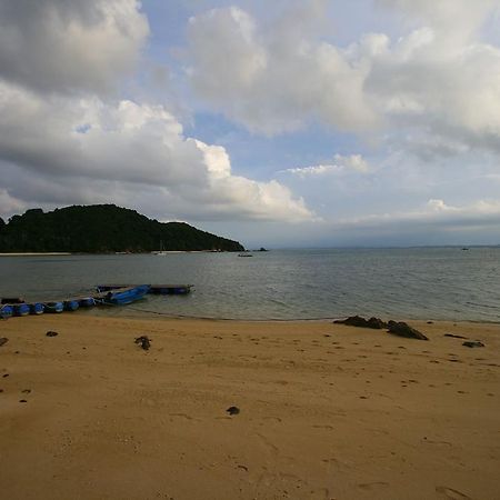 Gem Island Resort & Spa Pulau Gemia Exterior photo