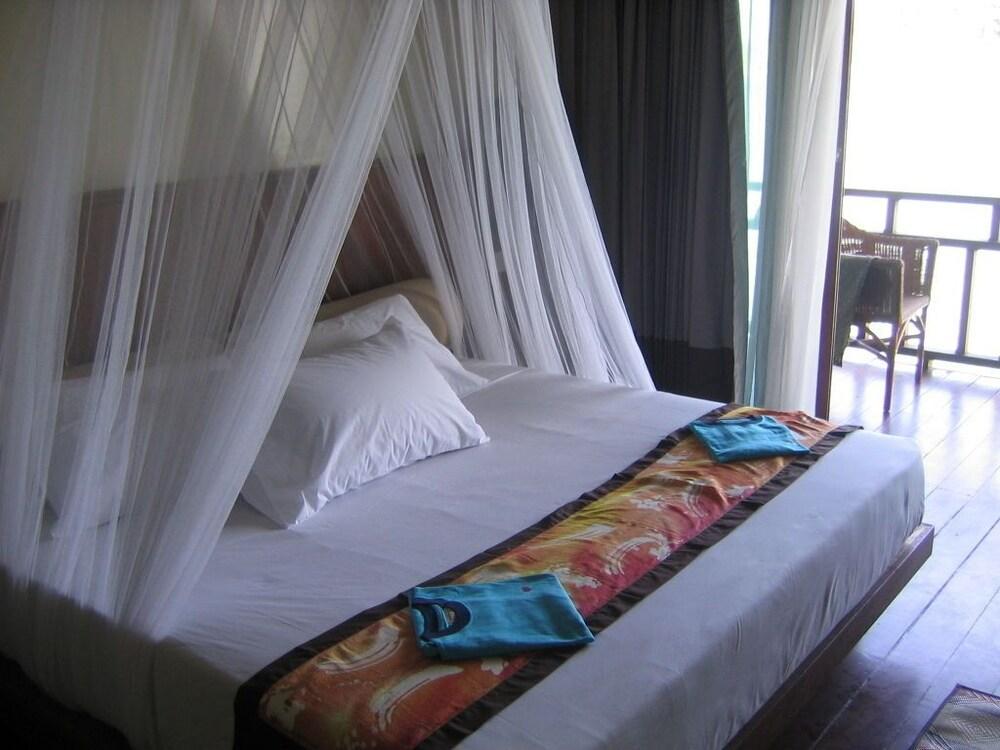 Gem Island Resort & Spa Pulau Gemia Exterior photo