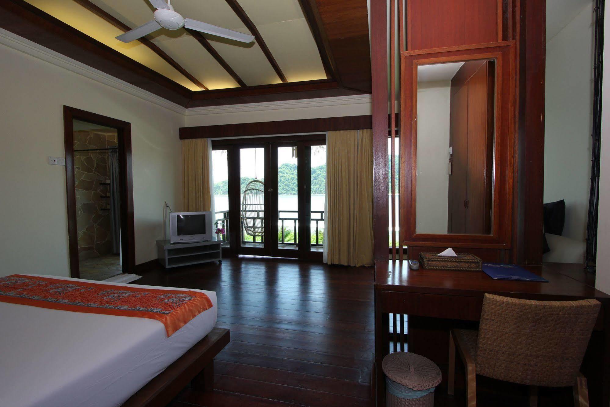 Gem Island Resort & Spa Pulau Gemia Exterior photo